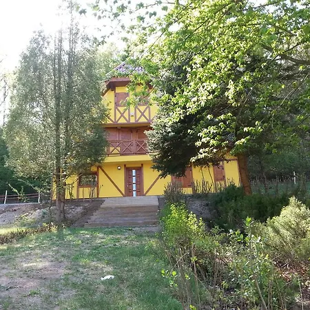 Tavas Vendeghaz *